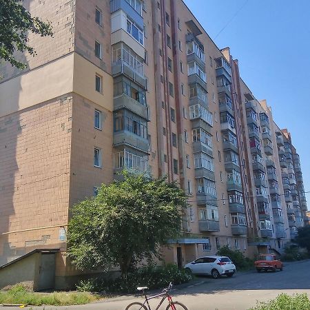 Scandinavian Poltava Apartments With 2 Rooms, 3 Beds 1 Sofa Екстер'єр фото