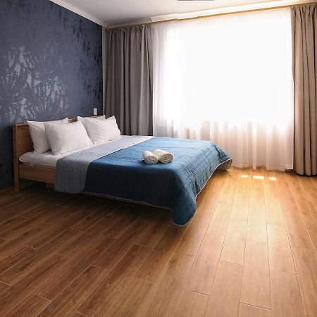 Scandinavian Poltava Apartments With 2 Rooms, 3 Beds 1 Sofa Екстер'єр фото