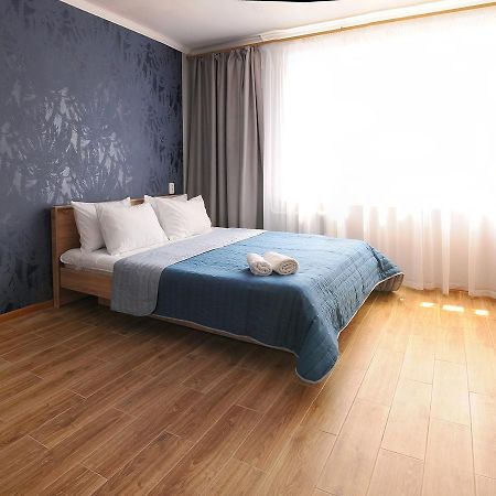 Scandinavian Poltava Apartments With 2 Rooms, 3 Beds 1 Sofa Екстер'єр фото